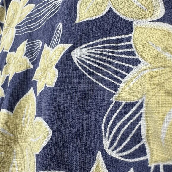 Tommy Bahama Men's Hawaiian Camp Shirt Floral Short Sleeve, 100% Silk, Medium - Picture 4 of 10